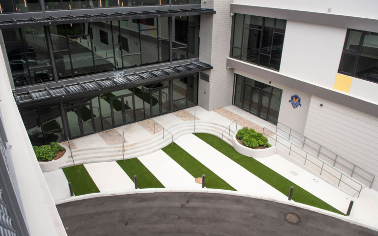 oyc-rental_page_slide_courtyard-1