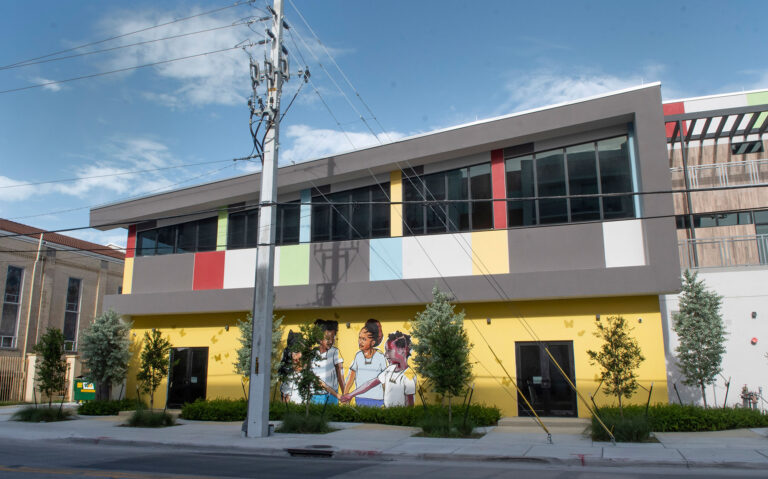 oyc-rental_page_slide_exterior-side