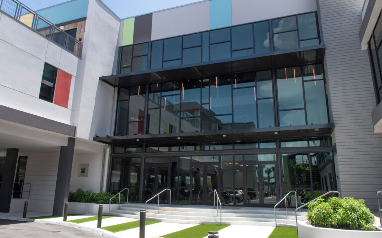 oyc-rental_page_slide_lobby-entrance