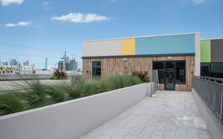 oyc-rental_page_slide_roof-2