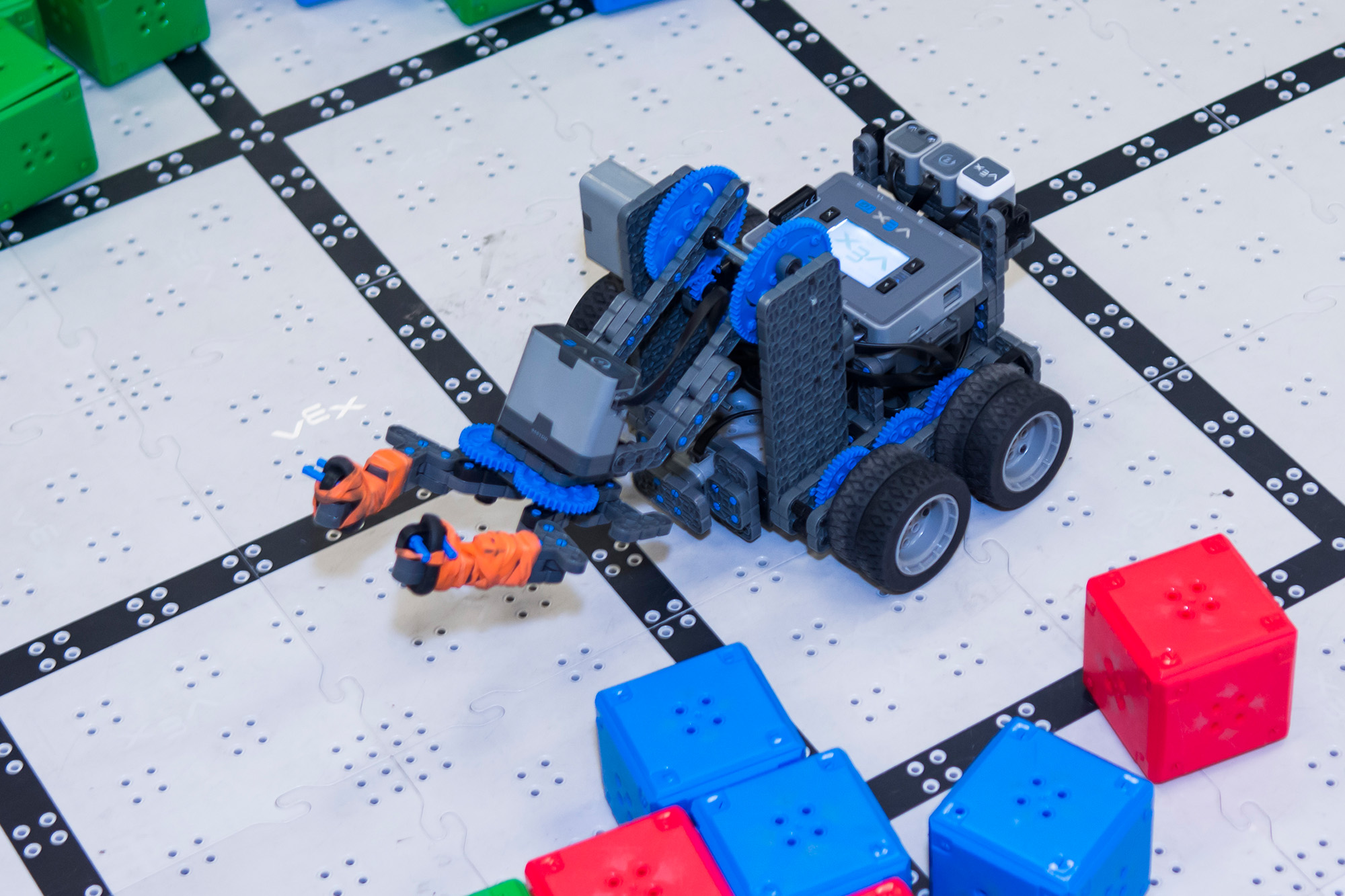 stem-robot_stem-programs_2000x1333