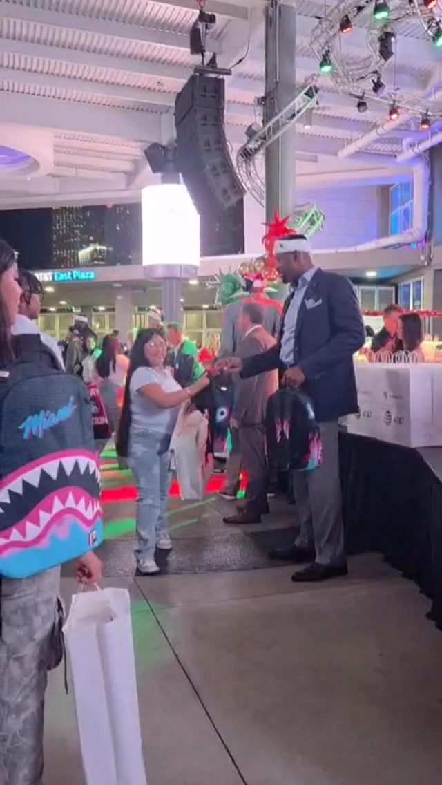 Thanks to the @miamiheat and @att , our students received laptops and school essentials as part of the Holiday Tech Giveaway. This important opportunity helps bridge the digital divide and power up youth’s learning. 💻📚

At OYC Miami, education is more than a classroom experience, it is a core part of our mission to inspire, empower, and enrich. With technology in hand and the right support, our students are better equipped to dream big, stay curious, and build brighter futures.

Thank you for helping us elevate our Education Pillar and push possibilities even further. 🙌💙

#OYCMiami #EducationPillar #DigitalEquity