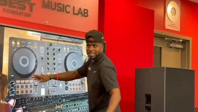 Big energy. Real skills. 🎧🔥
OYC Miami hosted its first-ever Music Master Class with @djmdot and the Dotted Line Foundation, and our students showed up ready to learn, create, and explore what’s possible in music and beyond.

Want in? Register Today. Students can join future Super Saturdays Master Class sessions starting January 24th with monthly classes held through May.

Stay tuned. #The beat keeps going at OYC. 🎶💙
#OYCMiami #DottedLineFoundation #DJMDot #MusicMasterClass SuperSaturday