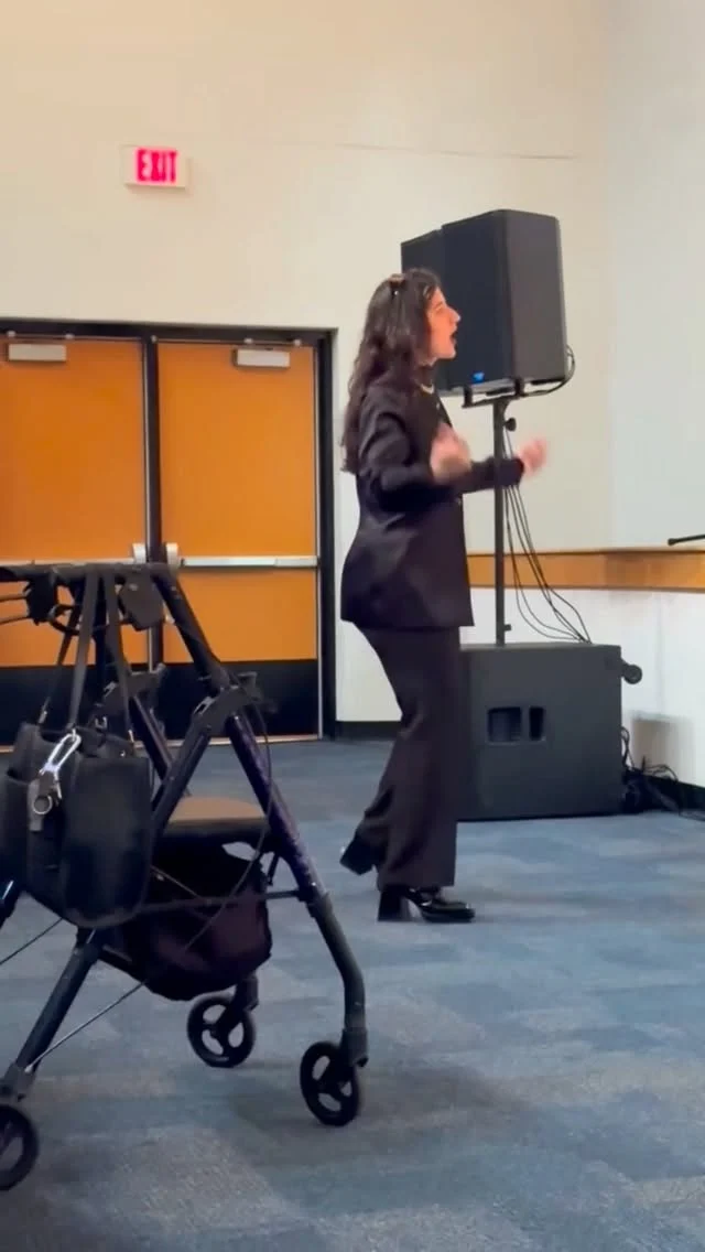 When your music instructor is SOOOO LIT 🔥 and the kids are VIBING 🎶 

This is what happens when creativity & collaboration meets.

OYC x @guitarsoverguns = MAGIC!

Music programming Powered by PlayingForChange 

#OYCAccess
#OYCpartnerstoEMPOWER 
#WeTheBestMusicLab 
#PlayingforChange
#GuitarsOverGuns